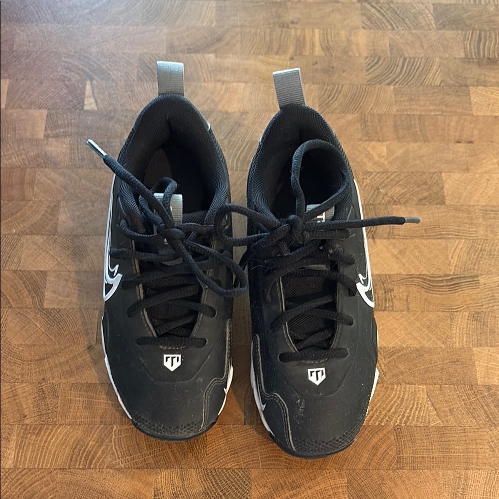 Kids Nike Black baseball cleats